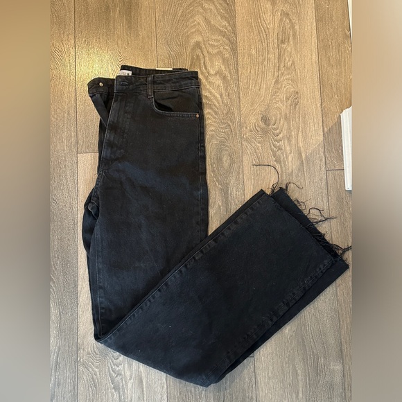 Zara Raw Hem High Rise Jeans - Picture 2 of 3